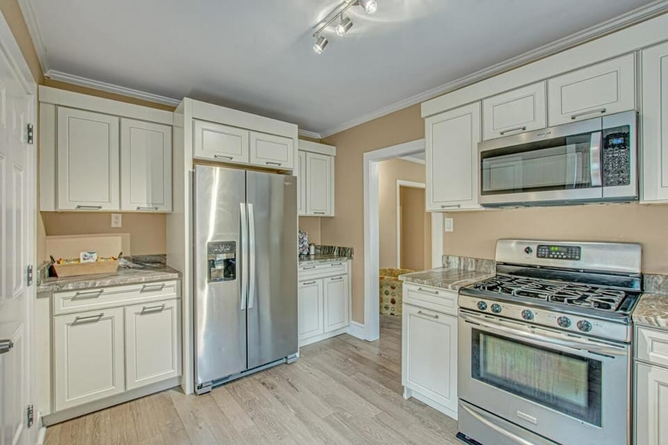 The Sabine cute 1 bedroom minutes to Park Circle Apartment in North Charleston