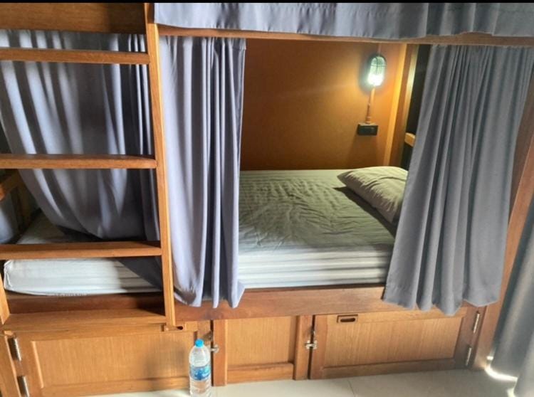 NOMAD HOSTEL KRABI AND TRAVEl Hostel in Krabi Changwat