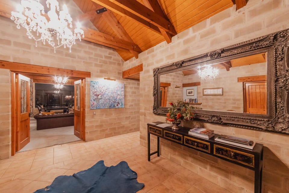 Room with Lake and Mountain Views - Tekapo Inn in Lake Tekapo