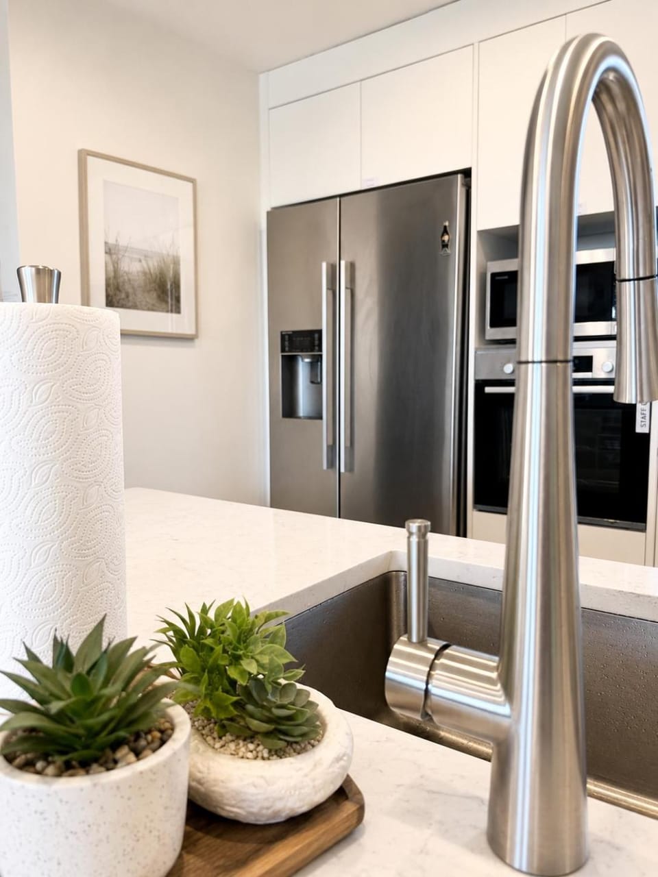 Cozy Top-Floor Stay with Private Bathrooms and Free Parking Vacation rental in Auckland