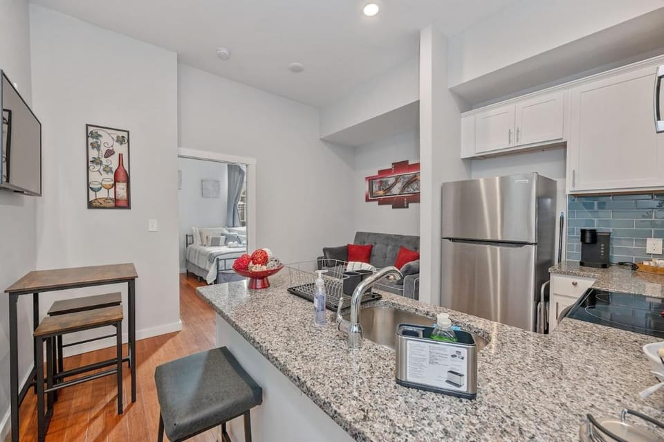 Kitchen or kitchenette, Living room, Seating area