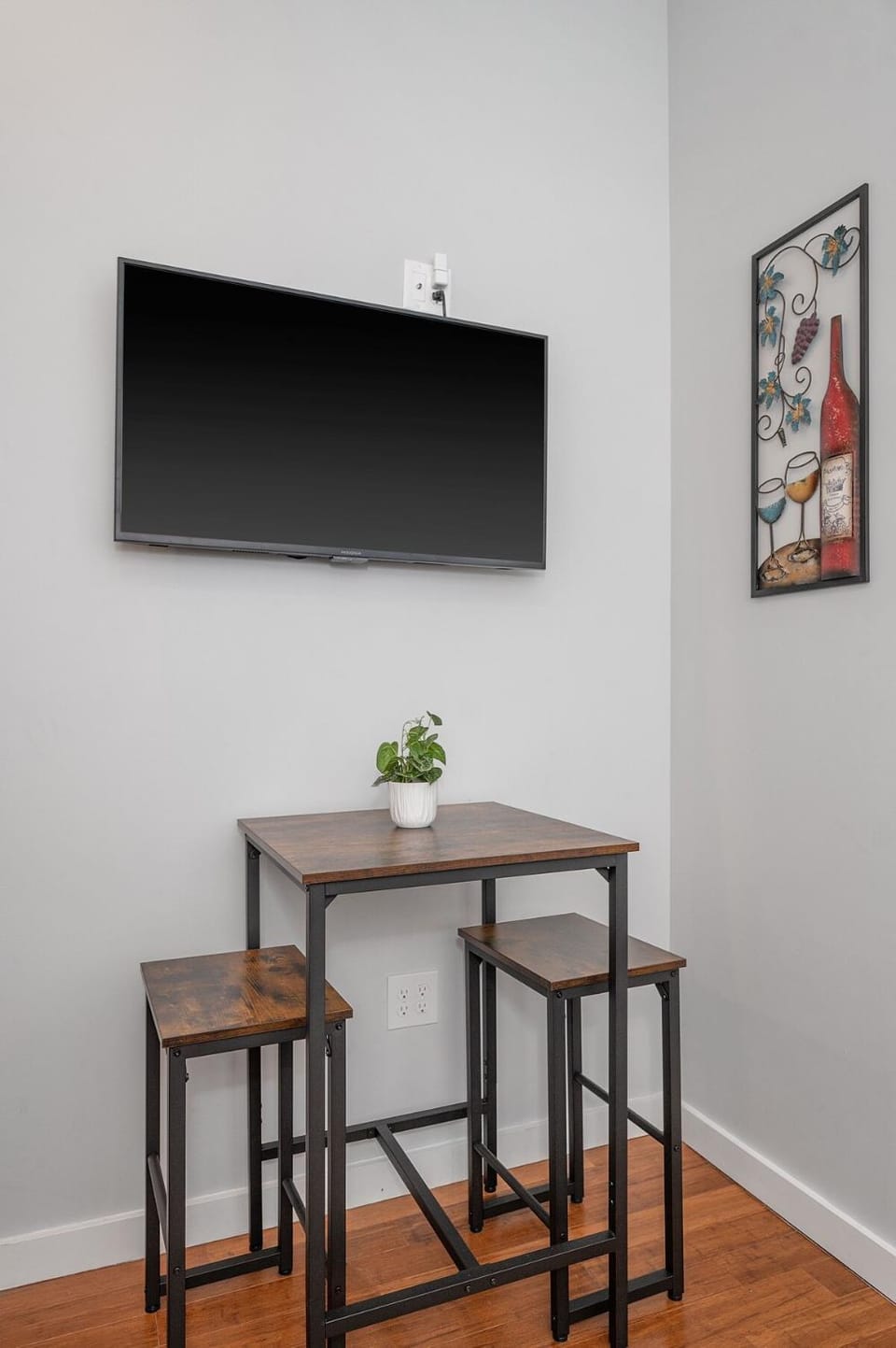 TV and multimedia, Dining area