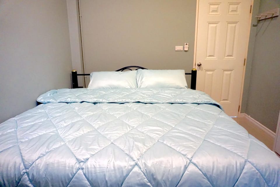 Bed, Bedroom, hair dryier, internet, wardrobe, air conditioner