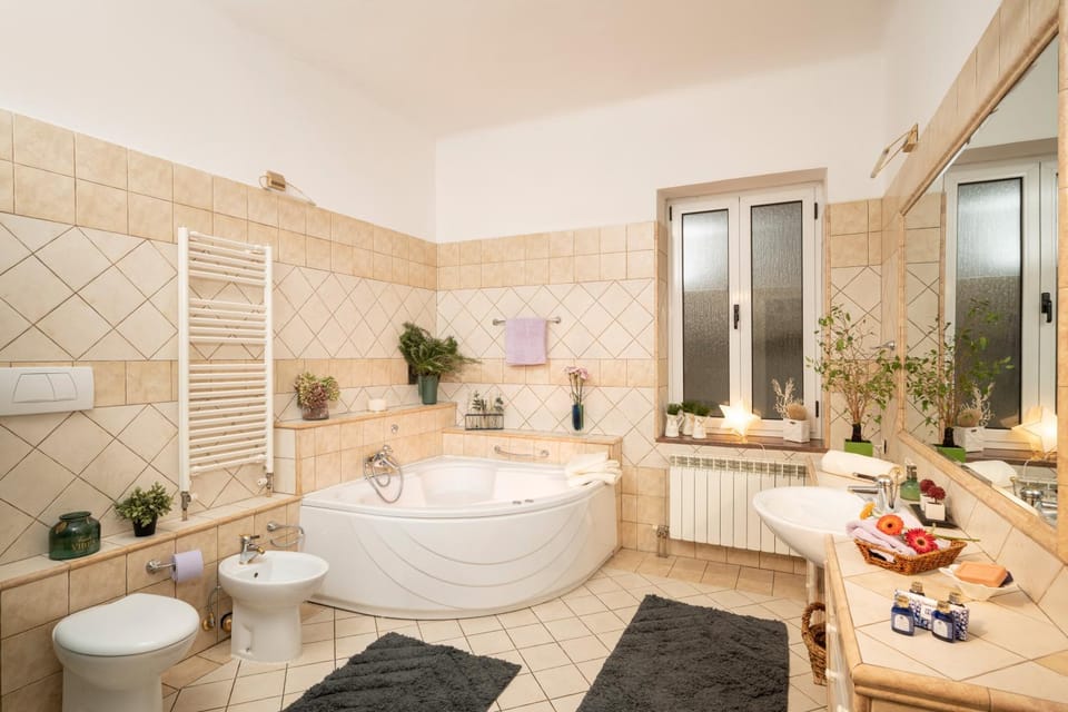 Hot Tub, Hot Tub, Bathroom, Bath, bidet
