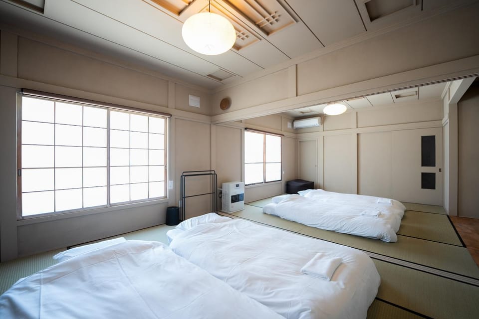 Bedroom, air conditioner