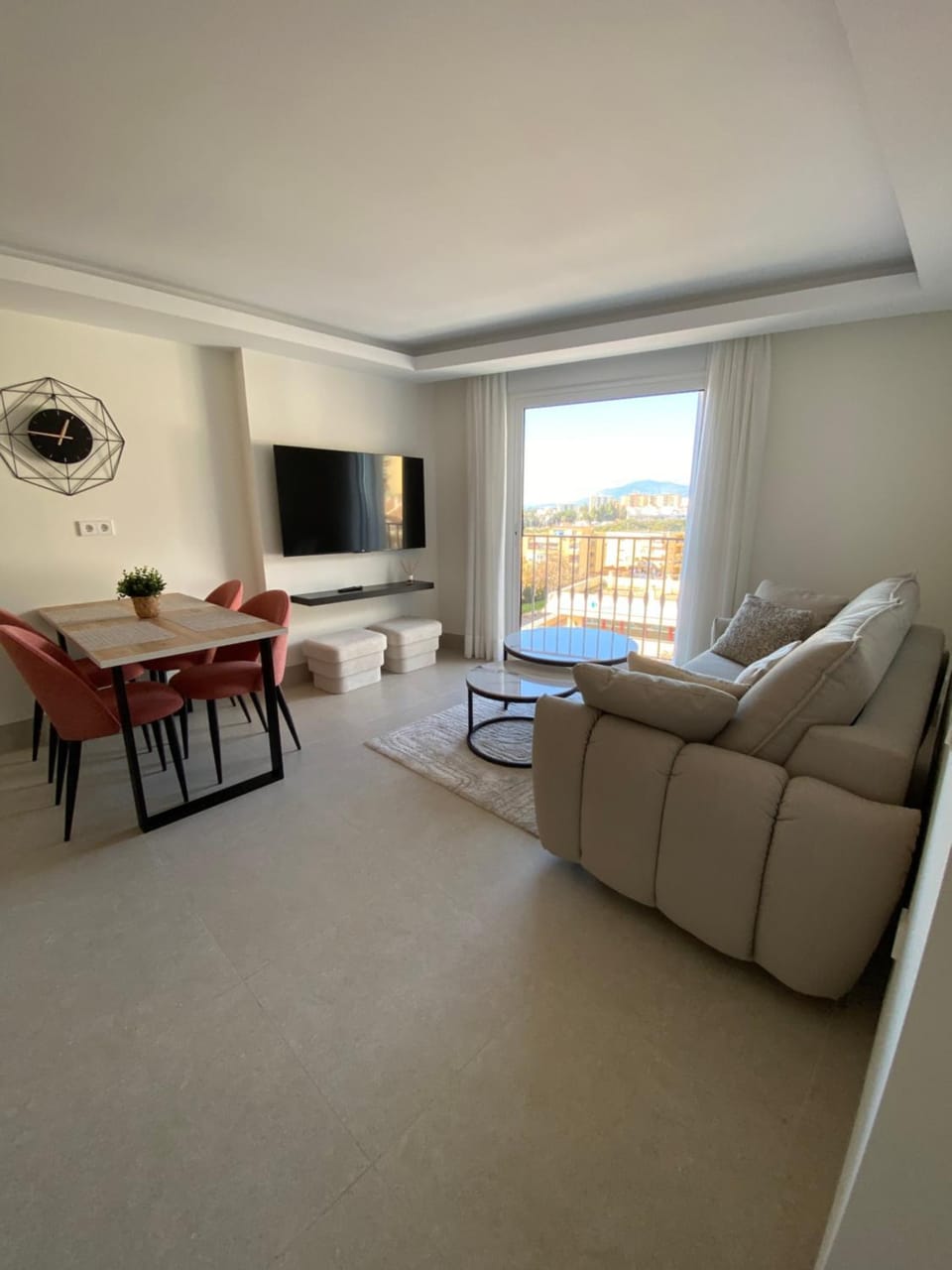 Communal lounge/ TV room