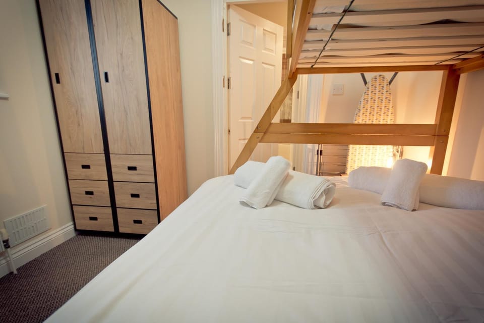The Modernist Apartment in Plymouth