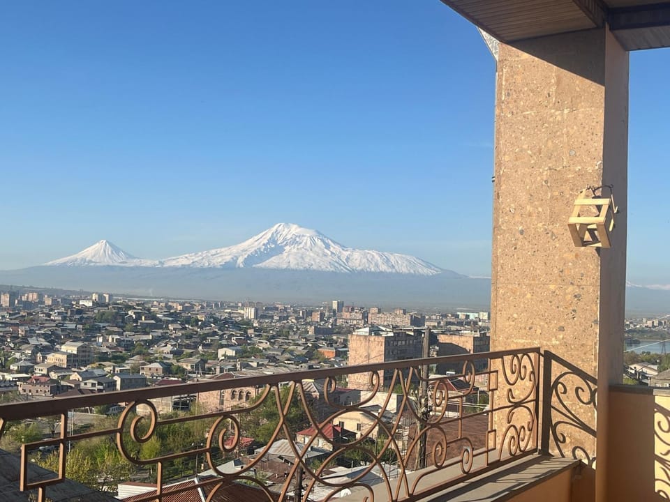 Nearby landmark, View (from property/room), Balcony/Terrace, City view, Mountain view