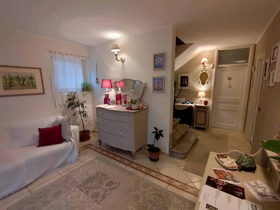 Other, Photo of the whole room