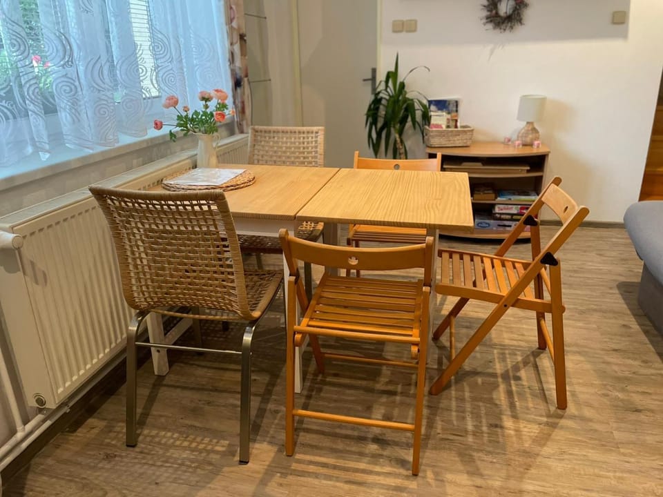 Living room, Seating area, Dining area
