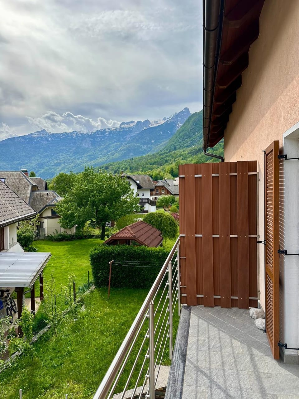 Balcony/Terrace, Mountain view