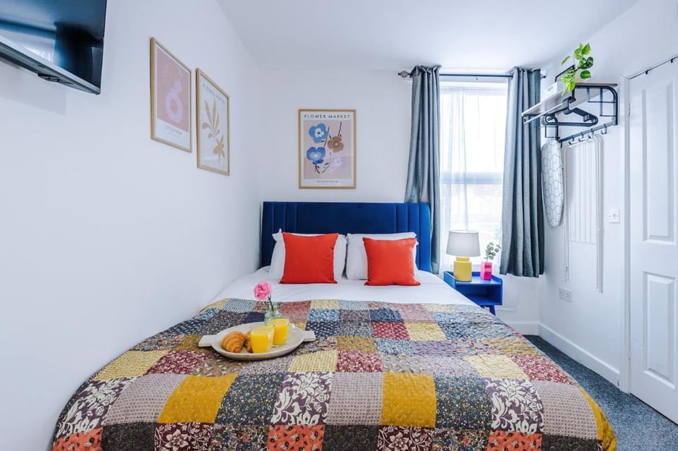 Bed, Bedroom