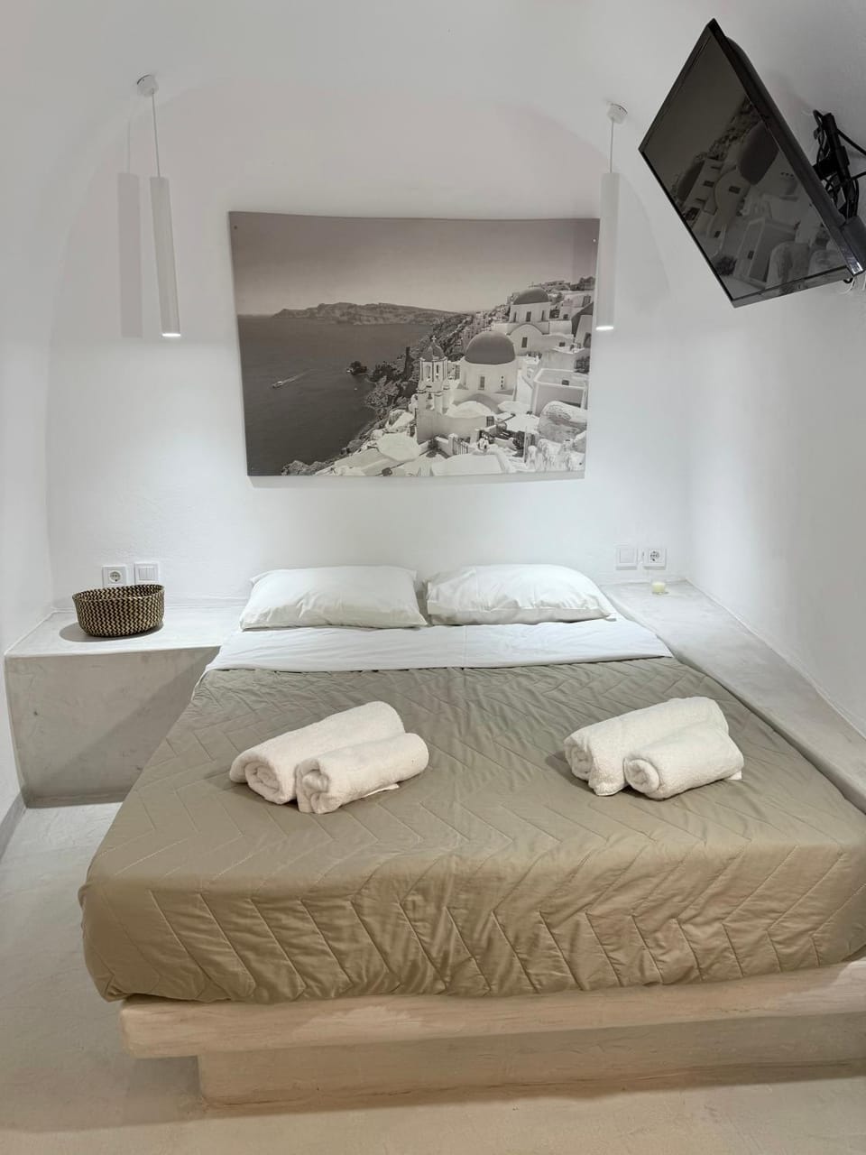 Fira Value Rooms- Fira Center- Capital Santorini Hotel in Thera