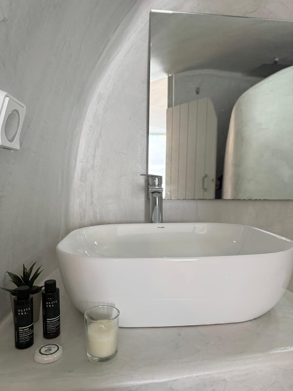 Fira Value Rooms- Fira Center- Capital Santorini Hotel in Thera