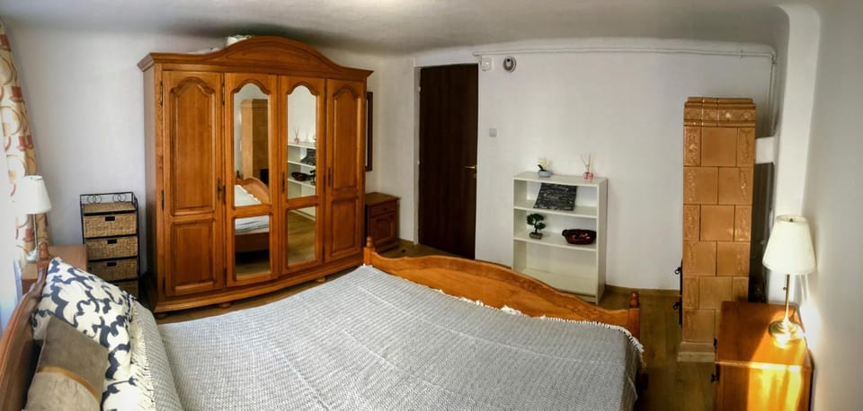 Glimpse of the past Apartment in Bucharest
