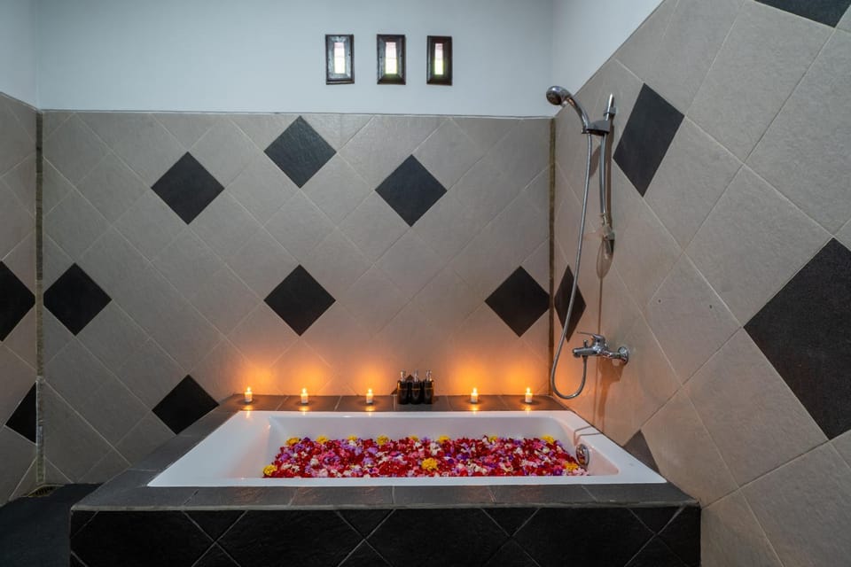 Bathroom, Bath
