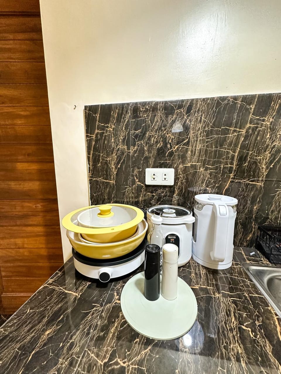 Stylish Studio Near Kabsat Surf Spots Urbiztondo San Juan LU Apartment in San Juan