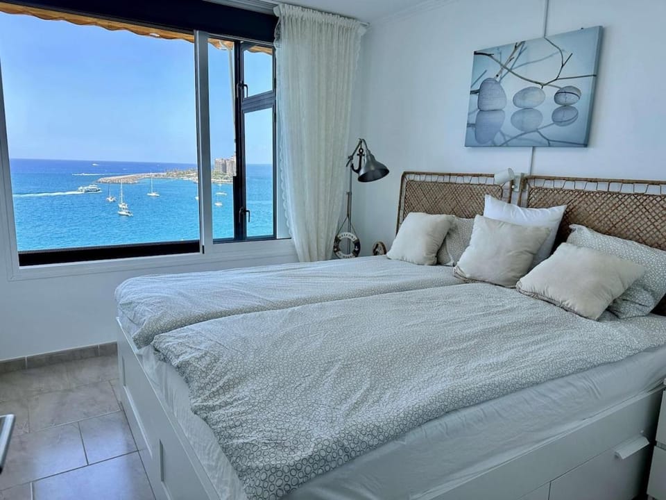 Bed, Bedroom, Sea view