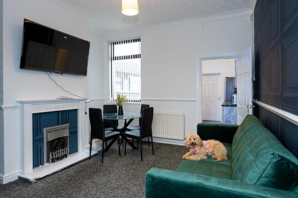 TV and multimedia, Living room, Seating area