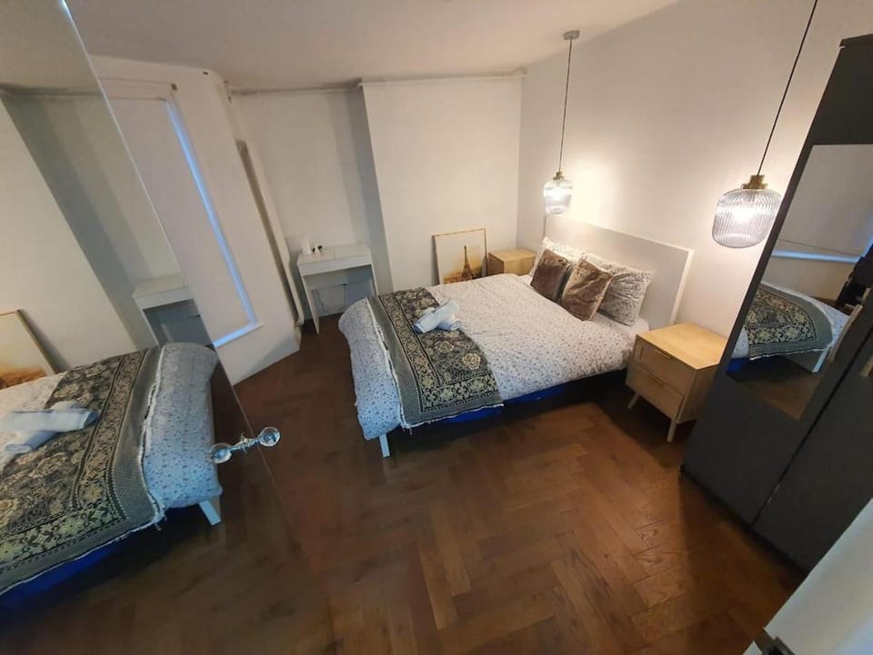 Charming 2Bd Modern Flat with Garden In Little Venice Apartment in City of Westminster