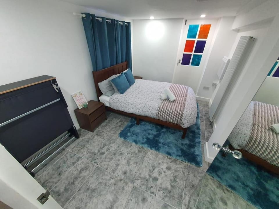 Charming 2Bd Modern Flat with Garden In Little Venice Apartment in City of Westminster