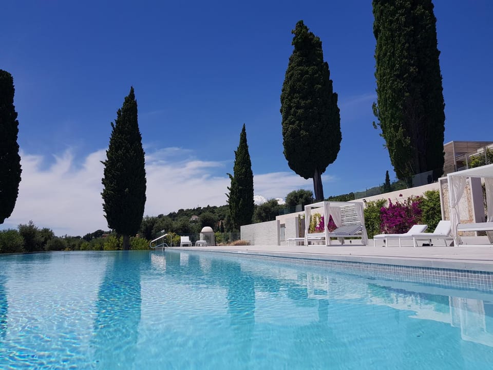 Swimming pool, sunbed