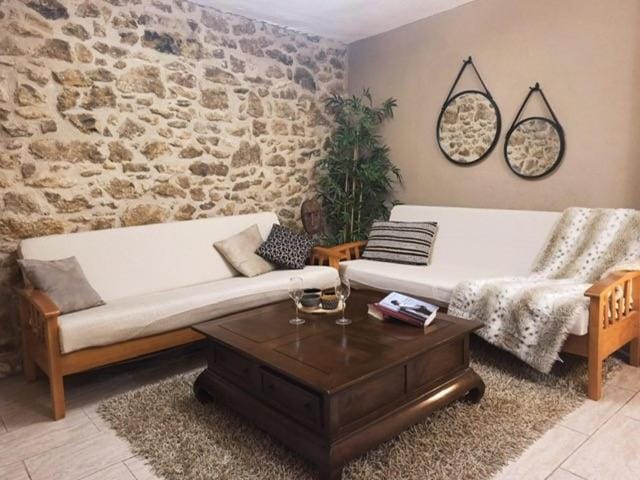 Natural landscape, TV and multimedia, Living room, Seating area, Hiking, Mountain view, internet, pet friendly