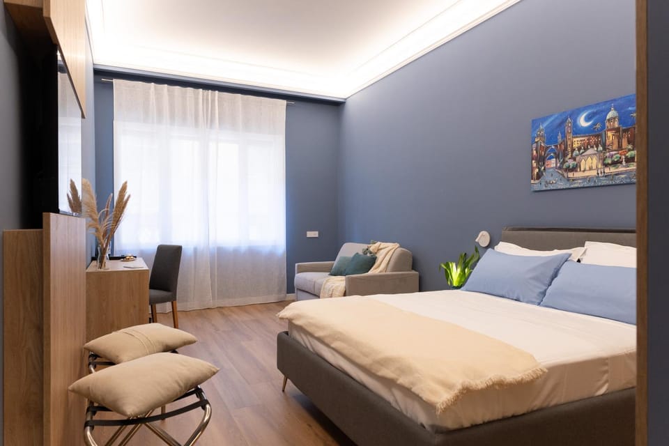 TV and multimedia, Photo of the whole room, Bedroom
