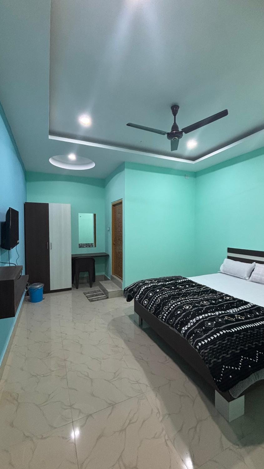 Bed, TV and multimedia, Photo of the whole room, Bedroom, air conditioner