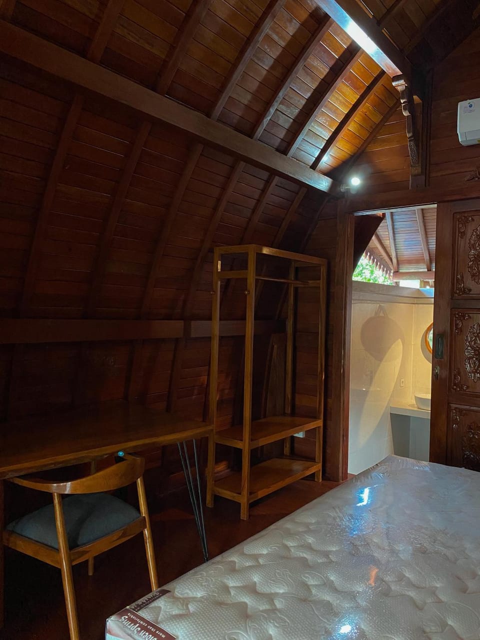 Bed, Bathroom, Photo of the whole room, wardrobe