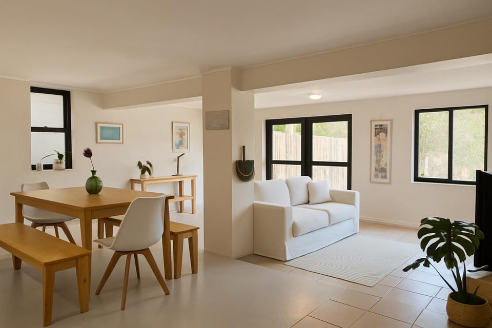 Wildlife and Ocean Cottage Apartment in Cape Town