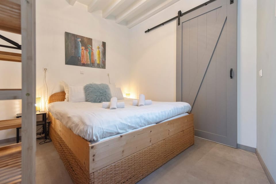 Bed, Bedroom, wardrobe