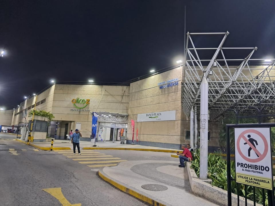 Supermarket/grocery shop
