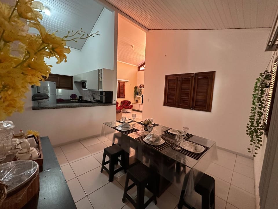 Aconchego Dourado I Alugue casa com piscina a 17min da praia House in State of Piauí, Brazil