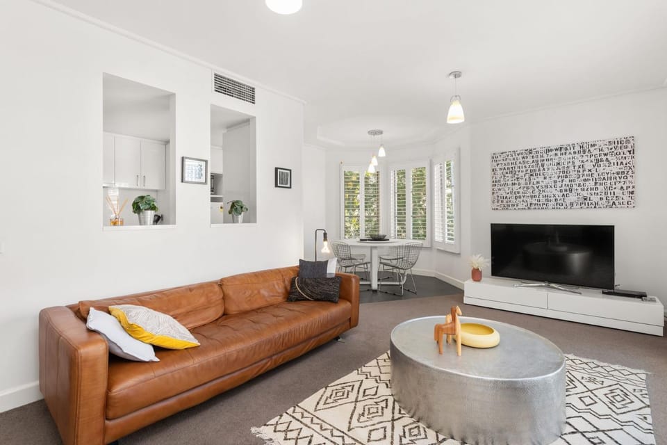 Boutique Stays - Wellington Mews Apartment in Melbourne