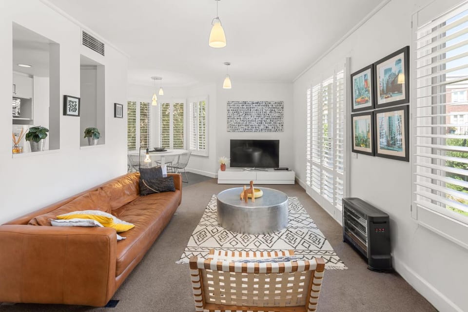 Boutique Stays - Wellington Mews Apartment in Melbourne
