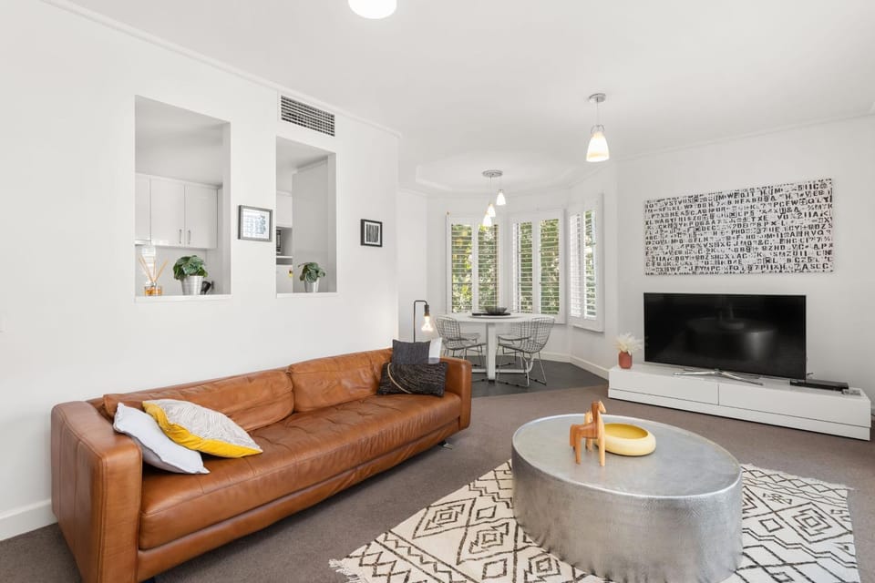 Boutique Stays - Wellington Mews Apartment in Melbourne