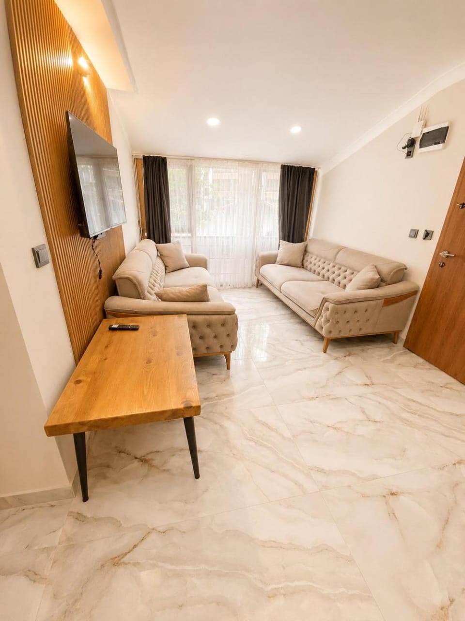 TV and multimedia, Living room, Seating area