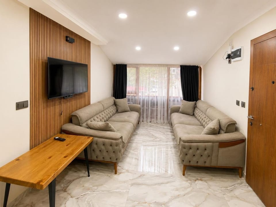 Communal lounge/ TV room, Living room, Seating area