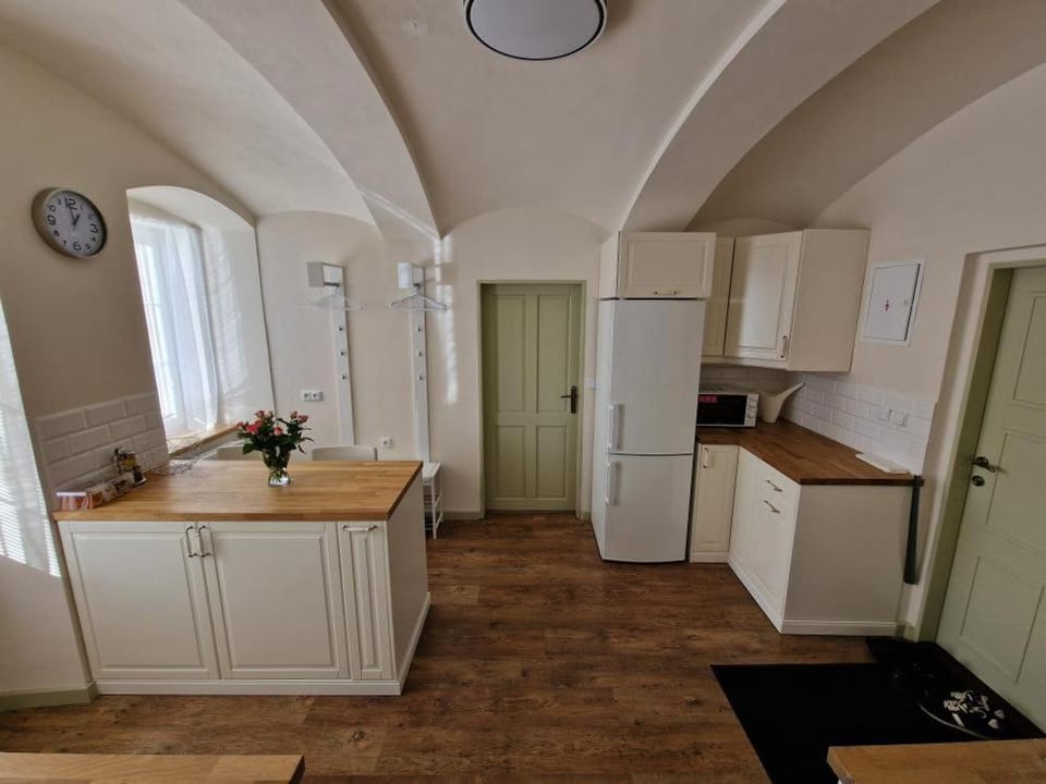 Kitchen or kitchenette, oven, stove
