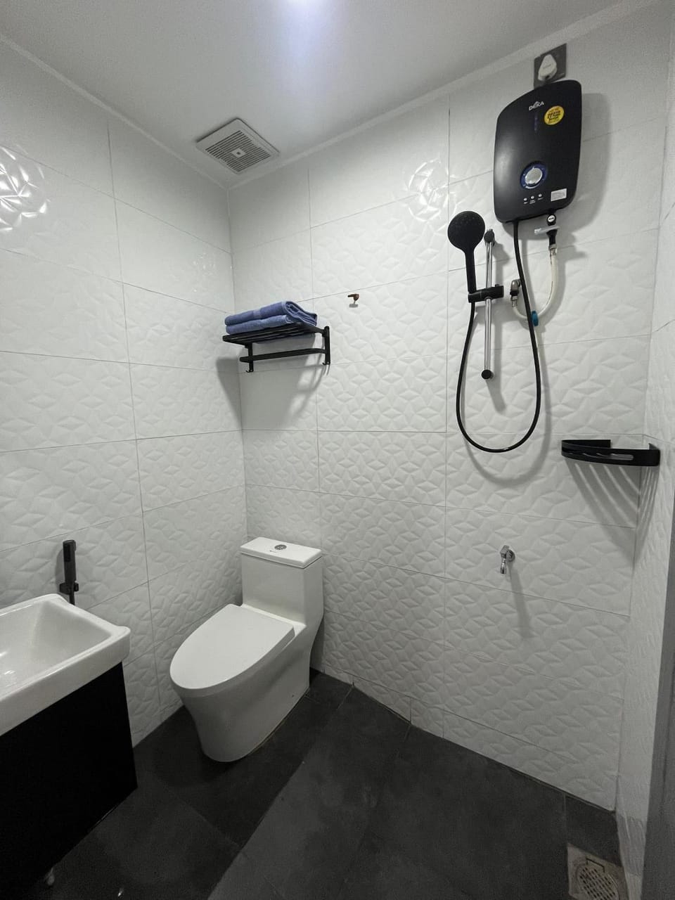 Shower, Toilet, Bathroom