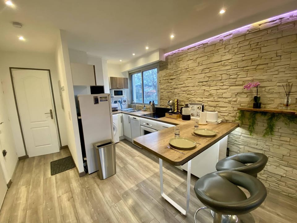 dishwasher, oven, stove, kitchen