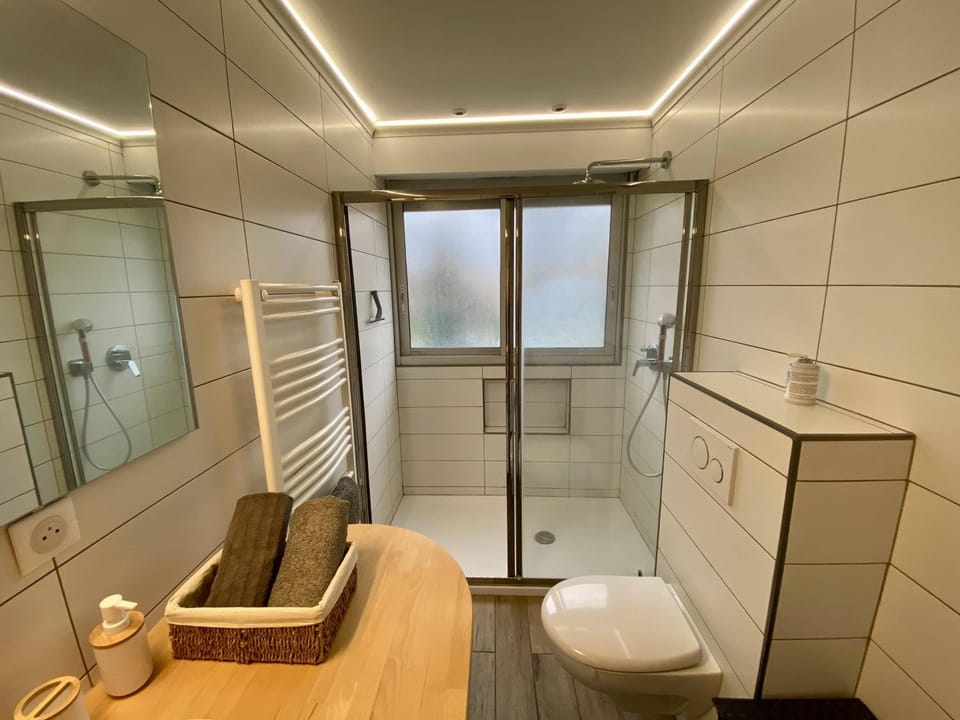 Shower, Toilet, Bathroom