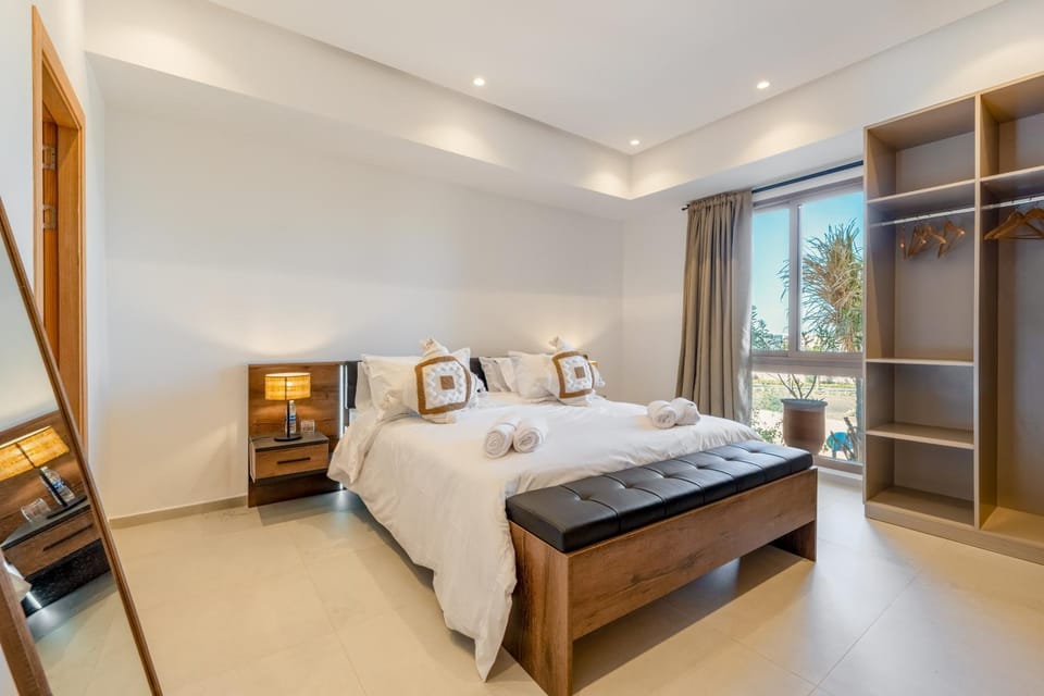 Bed, Photo of the whole room, Bedroom, towels, wardrobe
