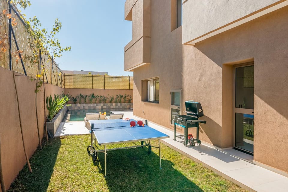 Garden, Table tennis