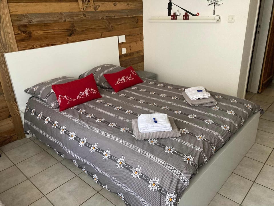 House St-George Studio Alpine with terrace and view on village Apartment in Zermatt