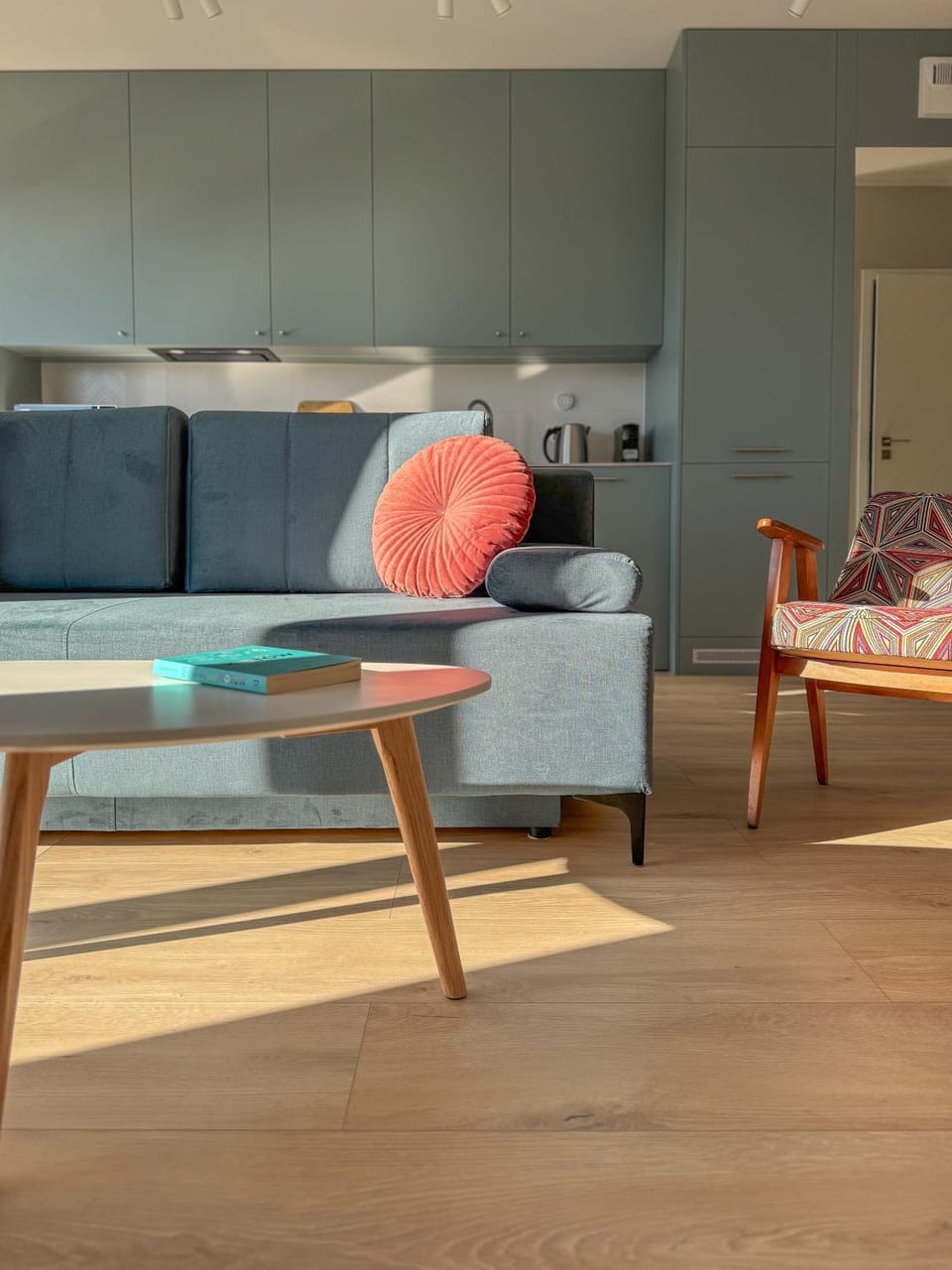 Kitchen or kitchenette, Living room, Seating area
