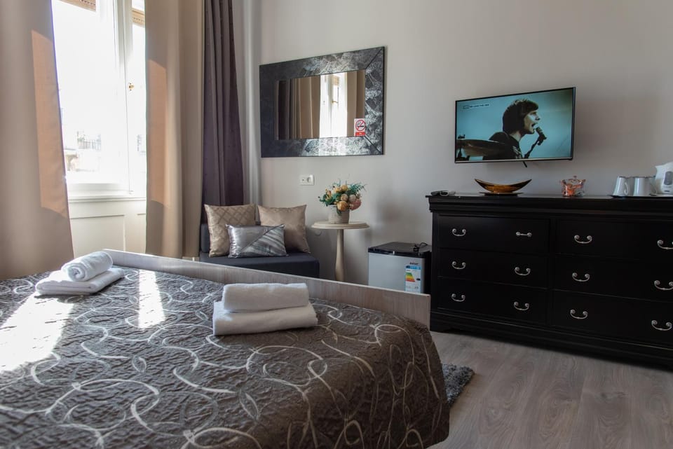 Capital Luxury Rooms Split Bed and Breakfast in Split