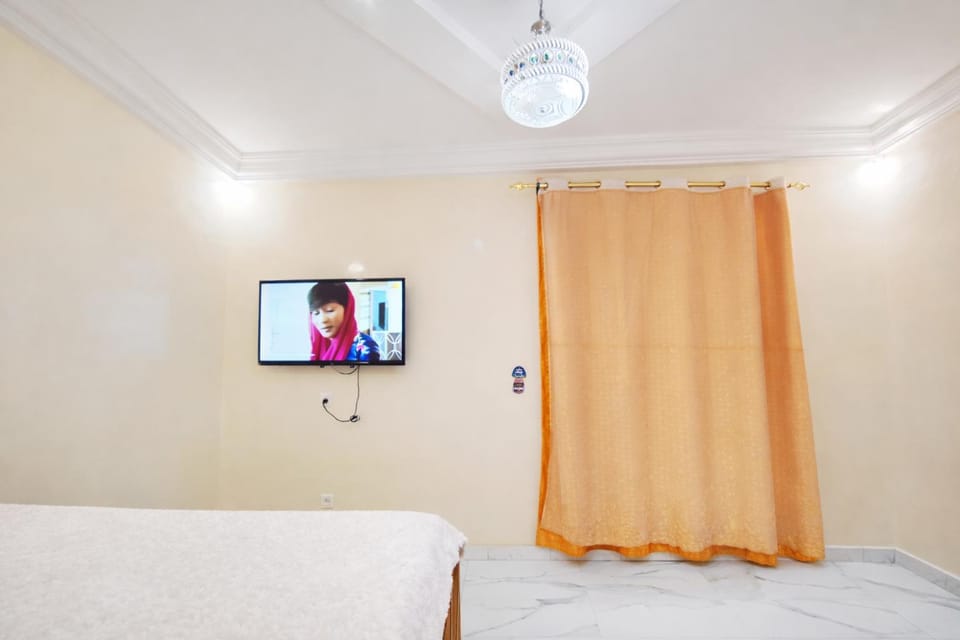 TV and multimedia, Photo of the whole room, Bedroom