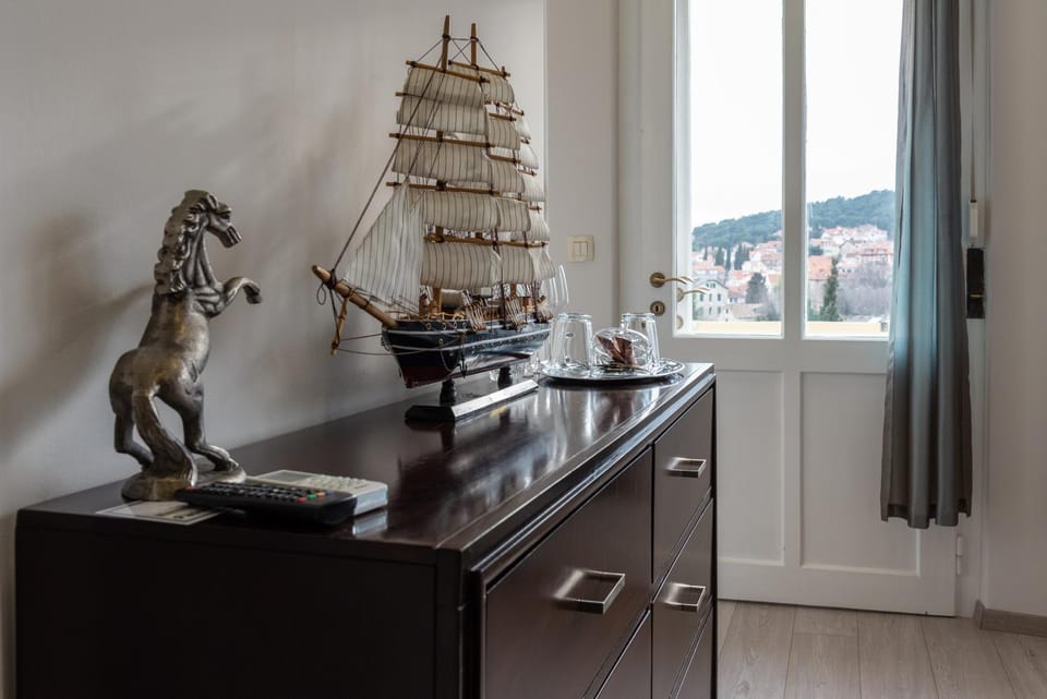 Queen Teuta Luxury Rooms Split Bed and Breakfast in Split
